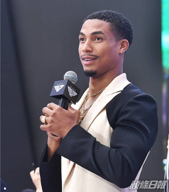 「土狼」Greg Tarzan Davis